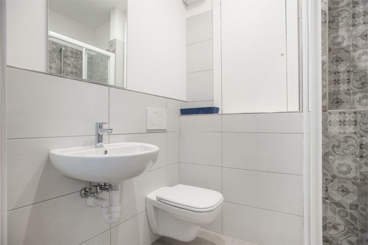 Residenza Picalof Apartment Torbole Sul Garda Bagian luar foto